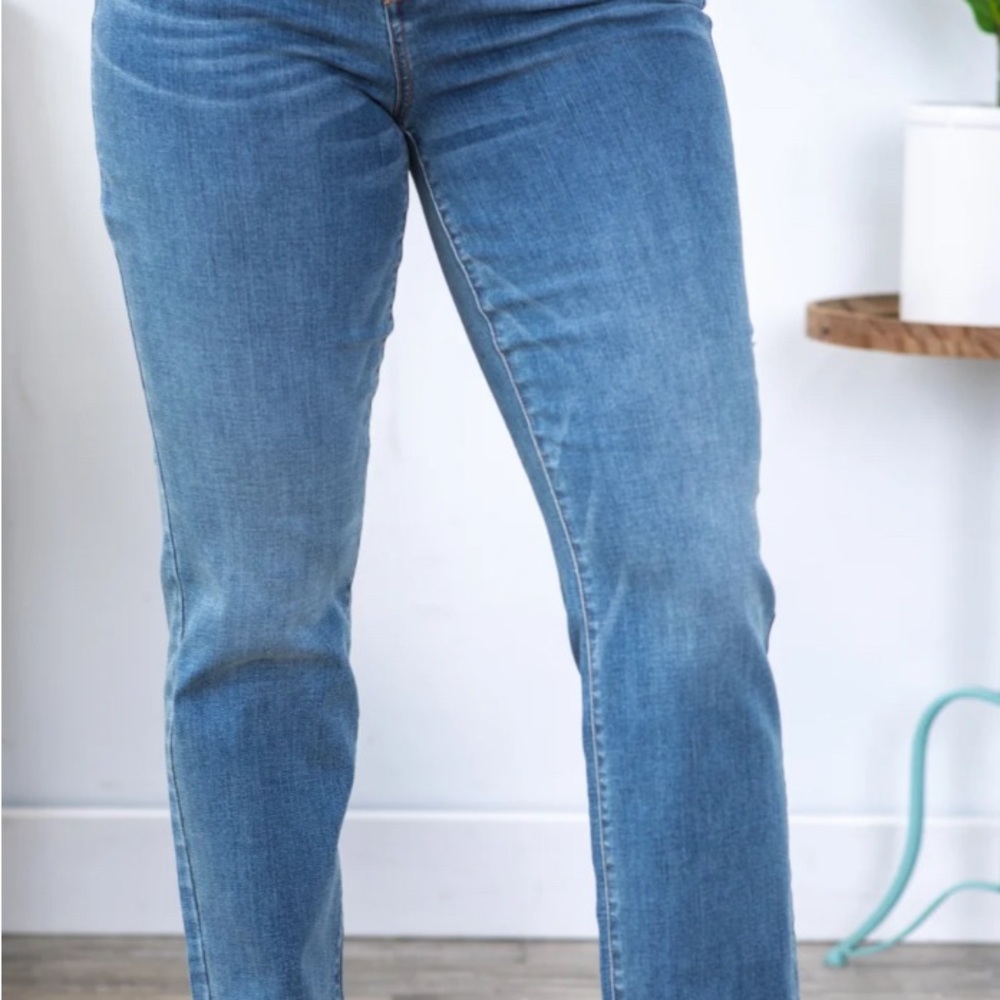Judy Blue Straight Leg Blue Jeans